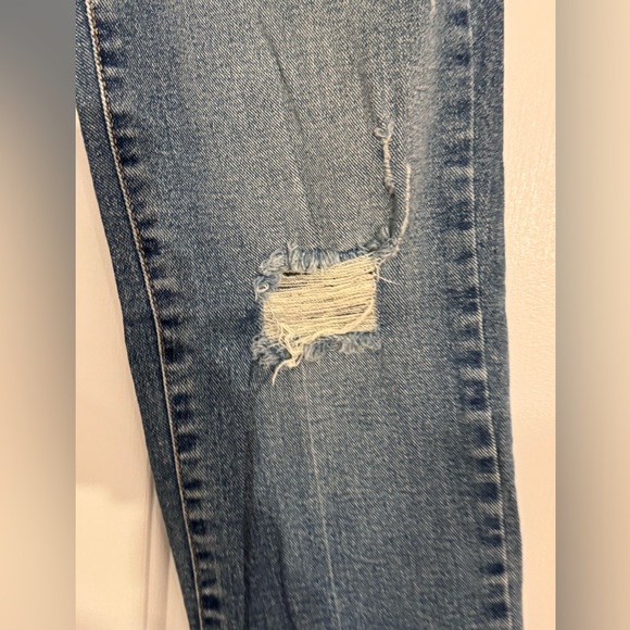 Jessica Simpson Blue Streak Spotlight Straight Ongoing, distressed/Ripped Jeans - Picture 6 of 16